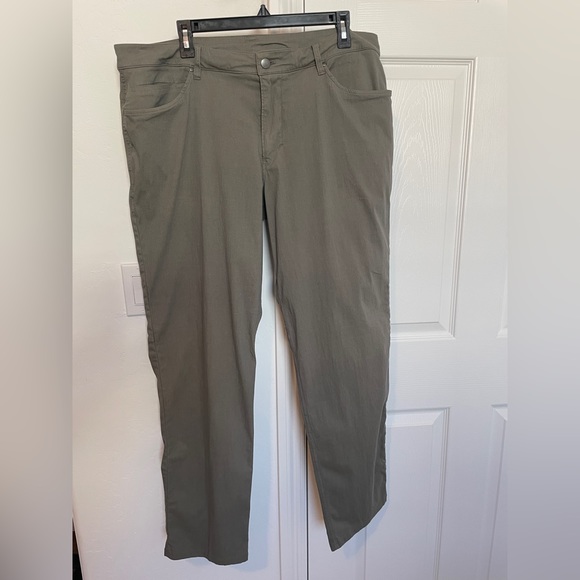 Men’s lululemon pants size 38 - Picture 1 of 2